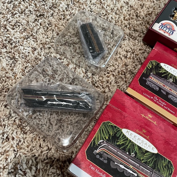 NWT hallmark train ornaments - Picture 11 of 12
